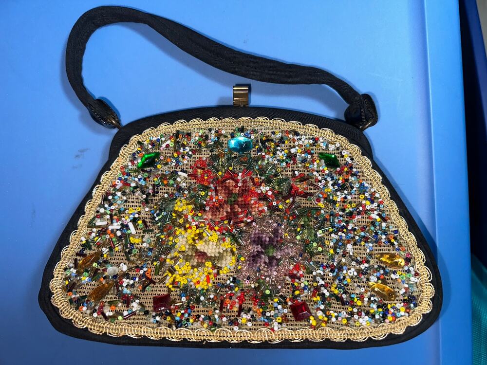 VINTAGE 60's VELDORE OF HOUSTON NEEDLEPOINT BEADED JEWELED FRAME HANDBAG